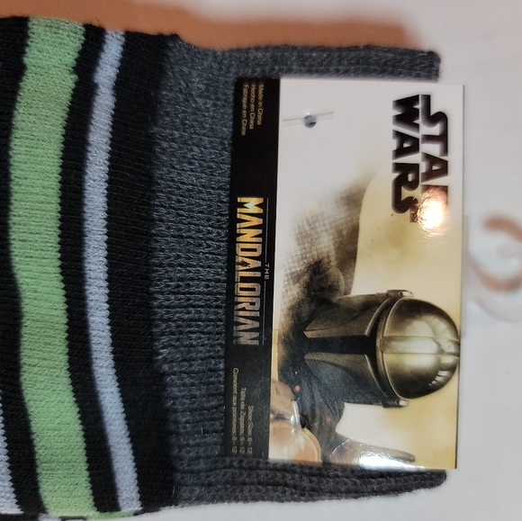 2 Pair Star Wars Crew Socks Mandalorian - Picture 3 of 5